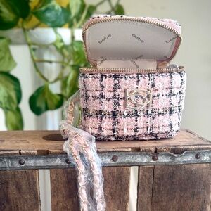 🌷SPRING FORWARD SALE! NWT Bebe Kamala Mini Tweed Square Crossbody - Blush (Pink)